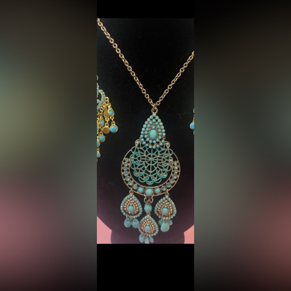 Kendra Scott inspiration Turquoise and Gold Statement Necklace